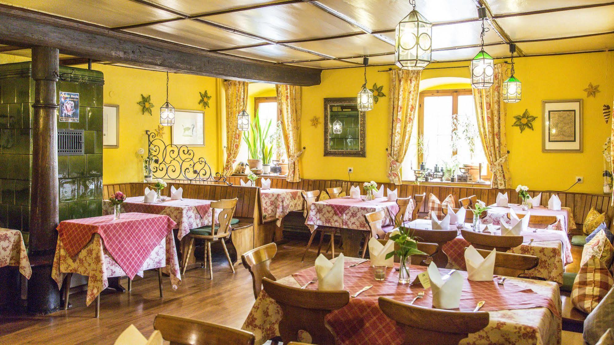 Hotel-Restaurant Zum Ochsen Schallstadt Buitenkant foto