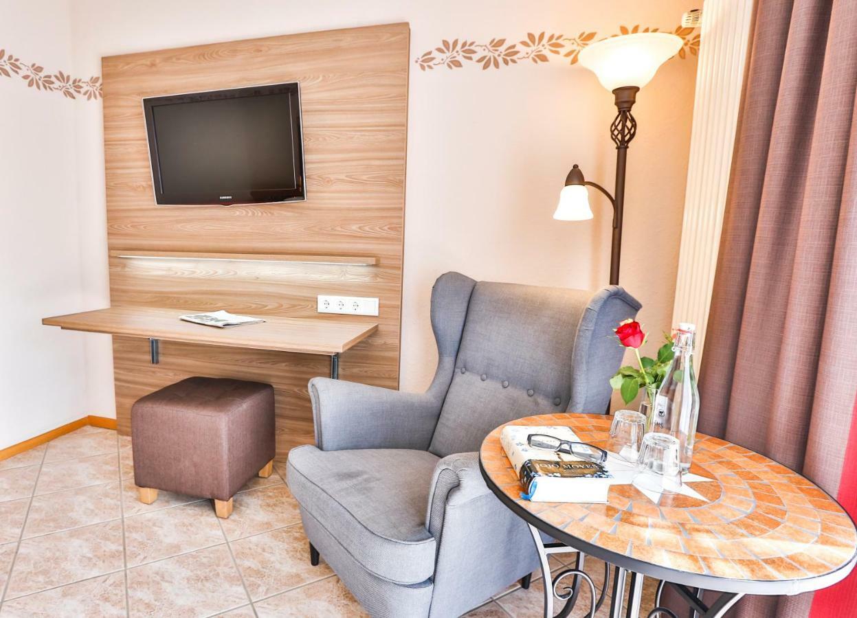Hotel-Restaurant Zum Ochsen Schallstadt Buitenkant foto