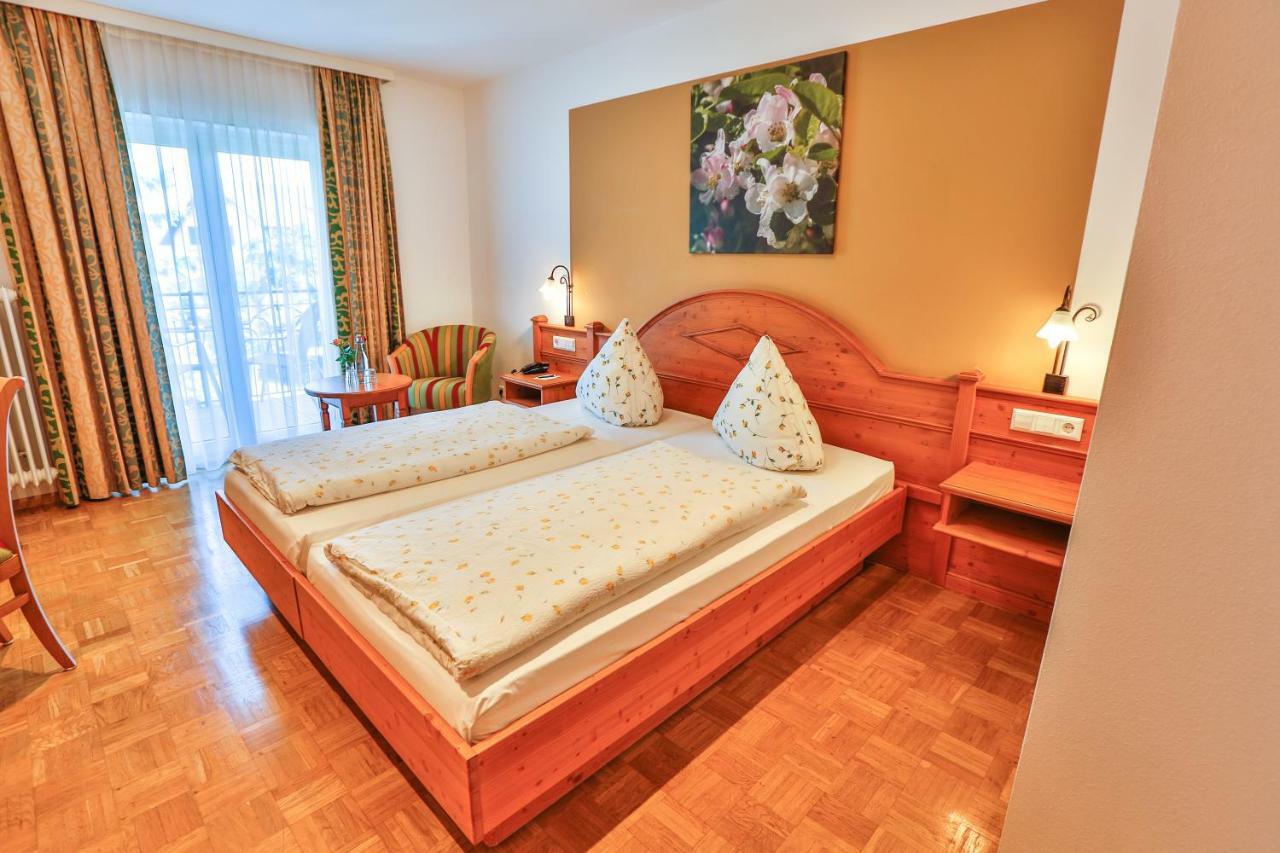 Hotel-Restaurant Zum Ochsen Schallstadt Buitenkant foto