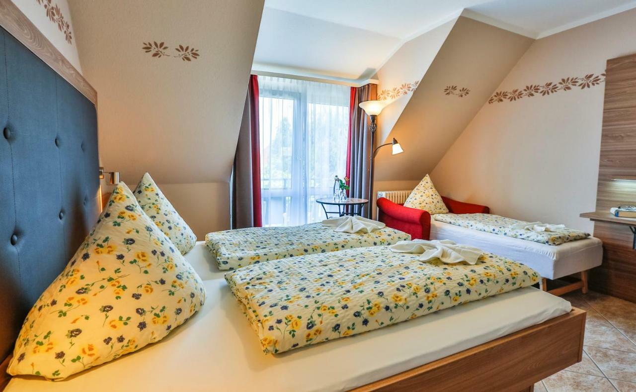 Hotel-Restaurant Zum Ochsen Schallstadt Buitenkant foto