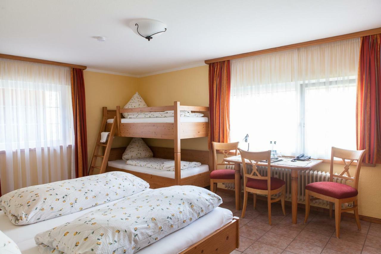 Hotel-Restaurant Zum Ochsen Schallstadt Buitenkant foto