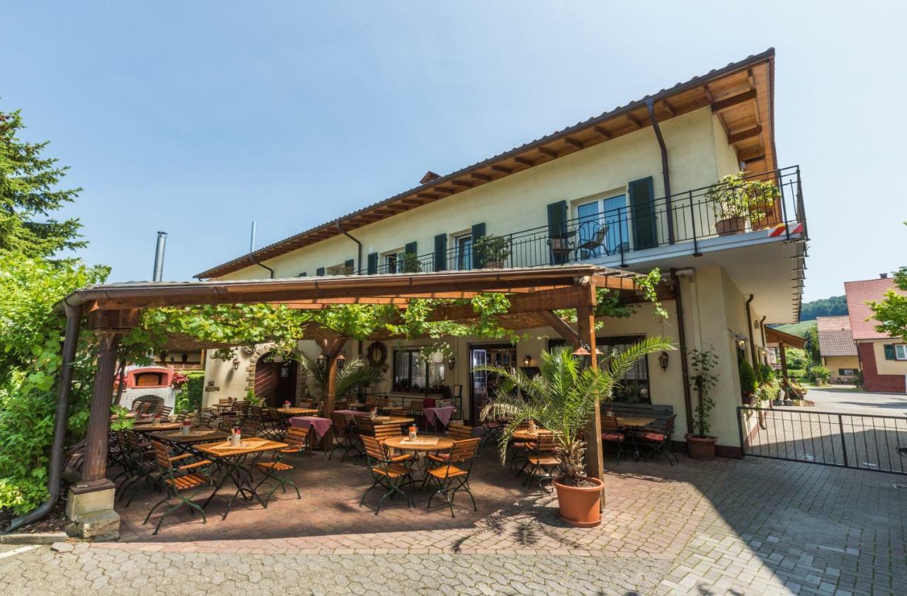 Hotel-Restaurant Zum Ochsen Schallstadt Buitenkant foto