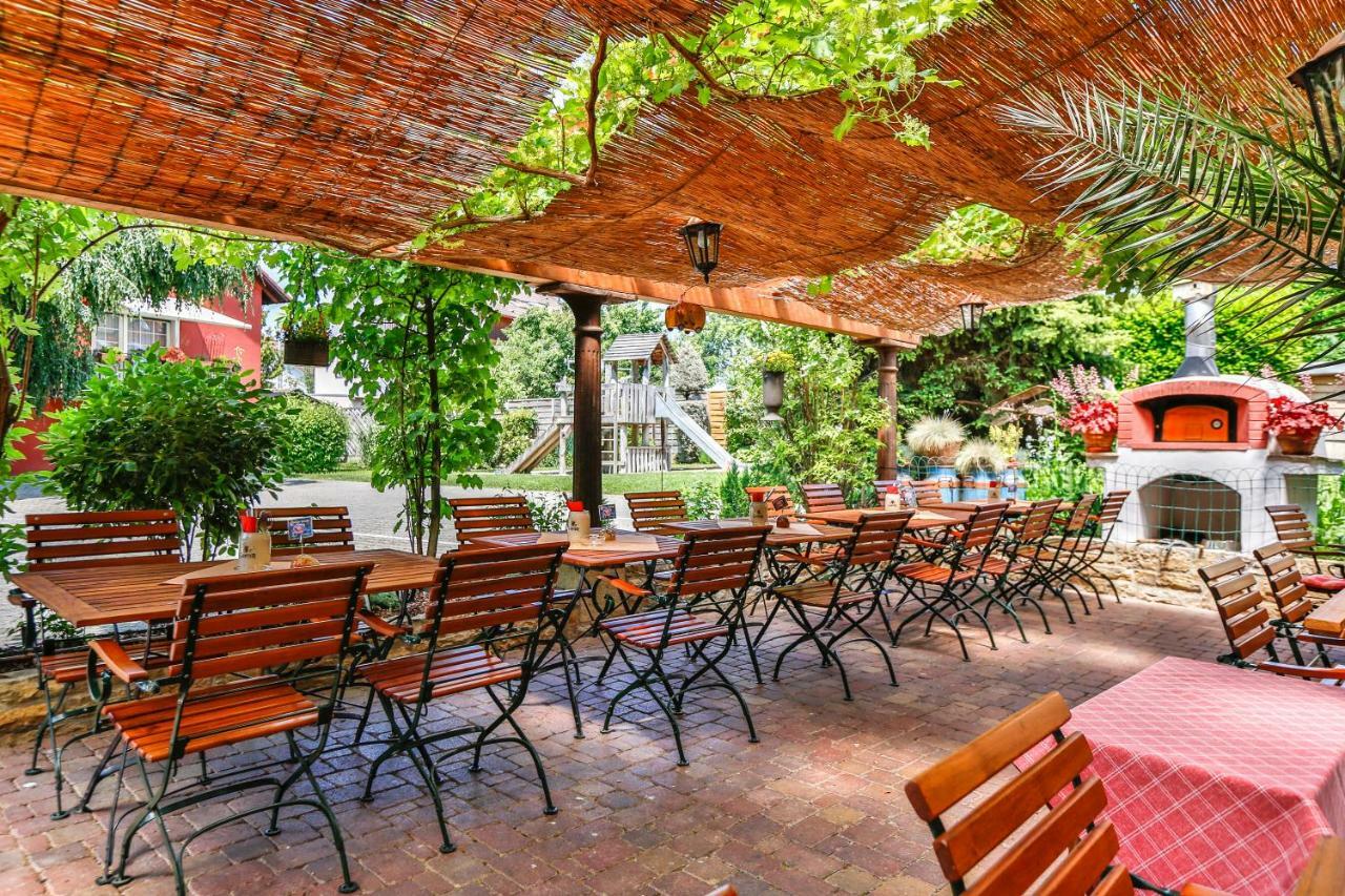 Hotel-Restaurant Zum Ochsen Schallstadt Buitenkant foto